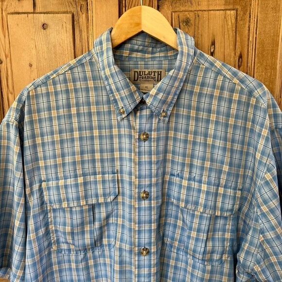 Duluth Trading Company XL Blue Plaid Short‎ Sleeve Button Front Shirt Collared - Picture 2 of 10